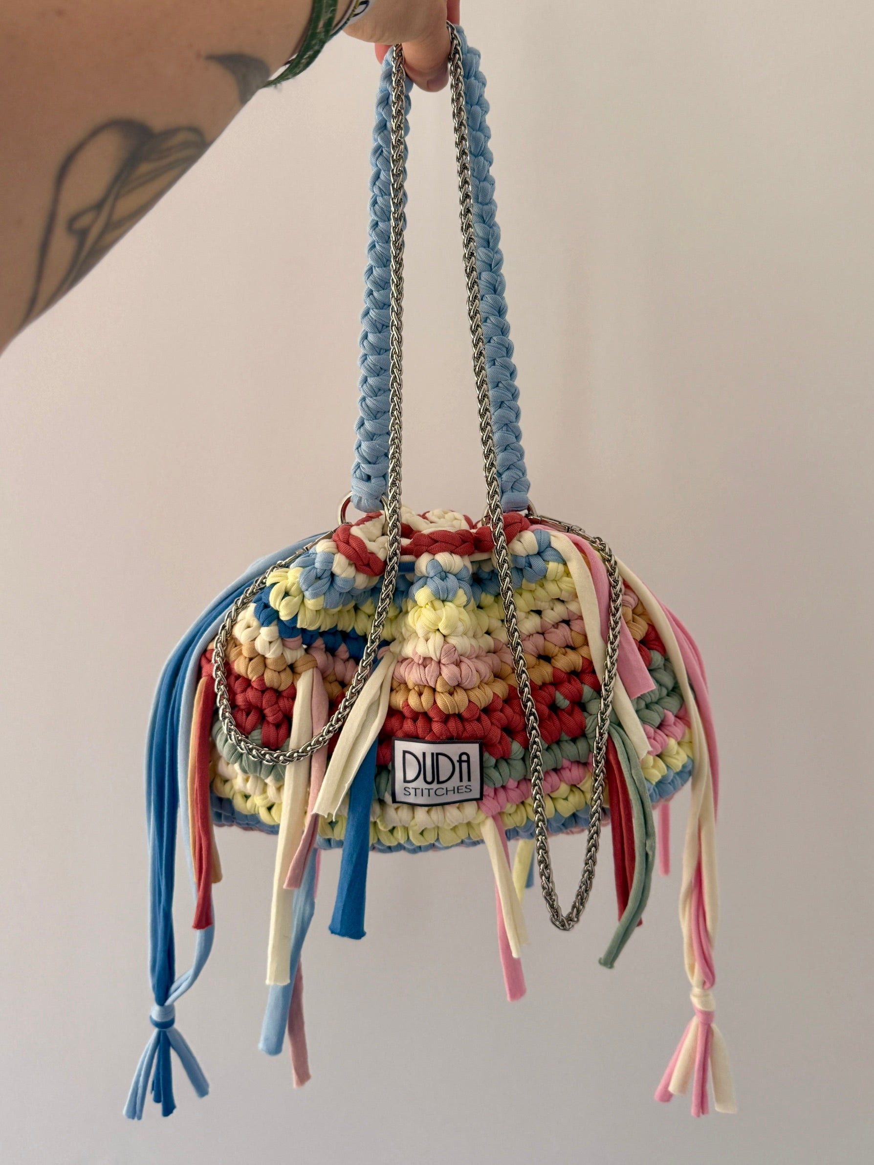 DUDINA bag multicolor pastello con frange e con maniglia