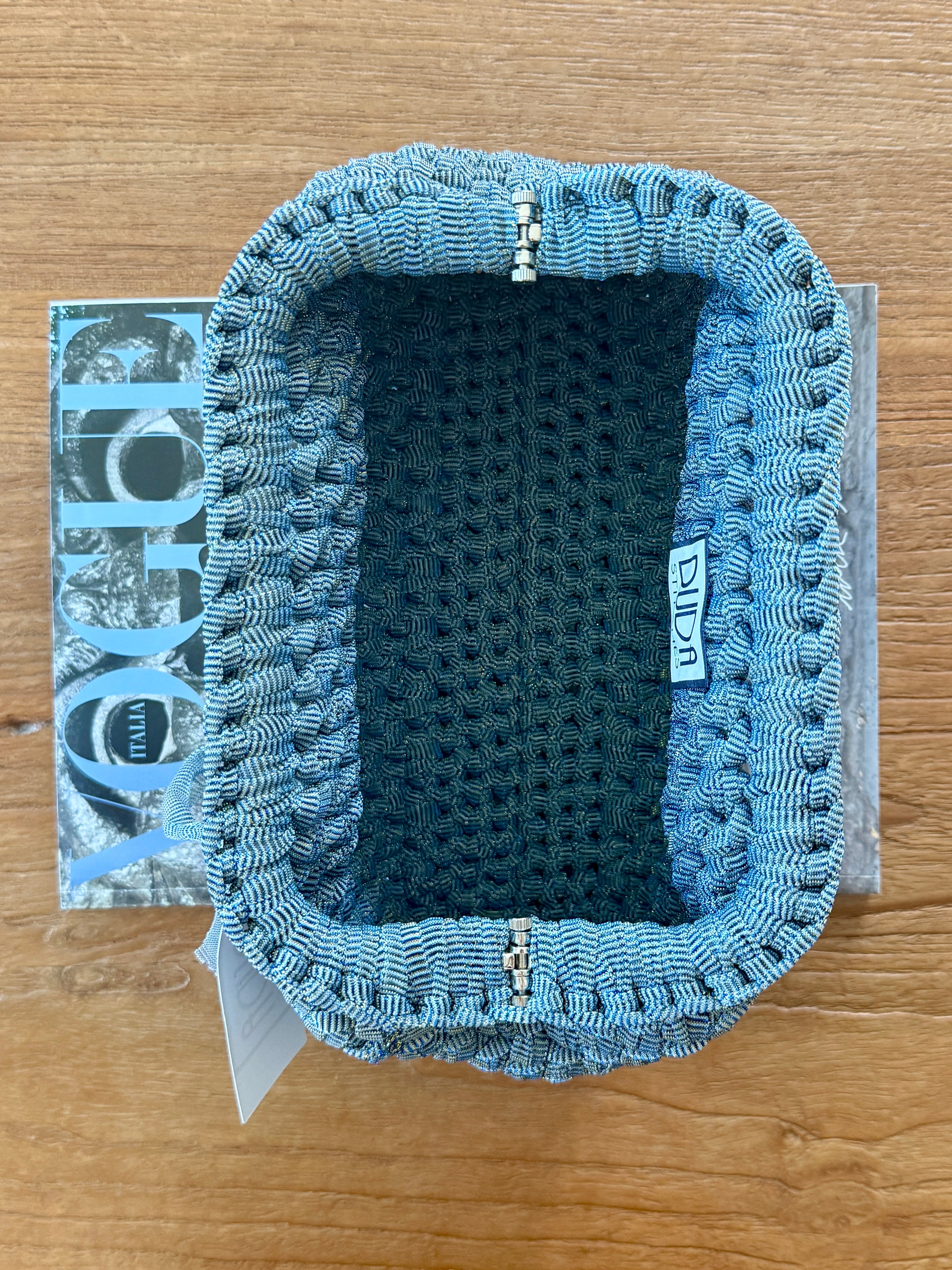 NOCCIOLA pochette standard in tulle azzurro senza manico
