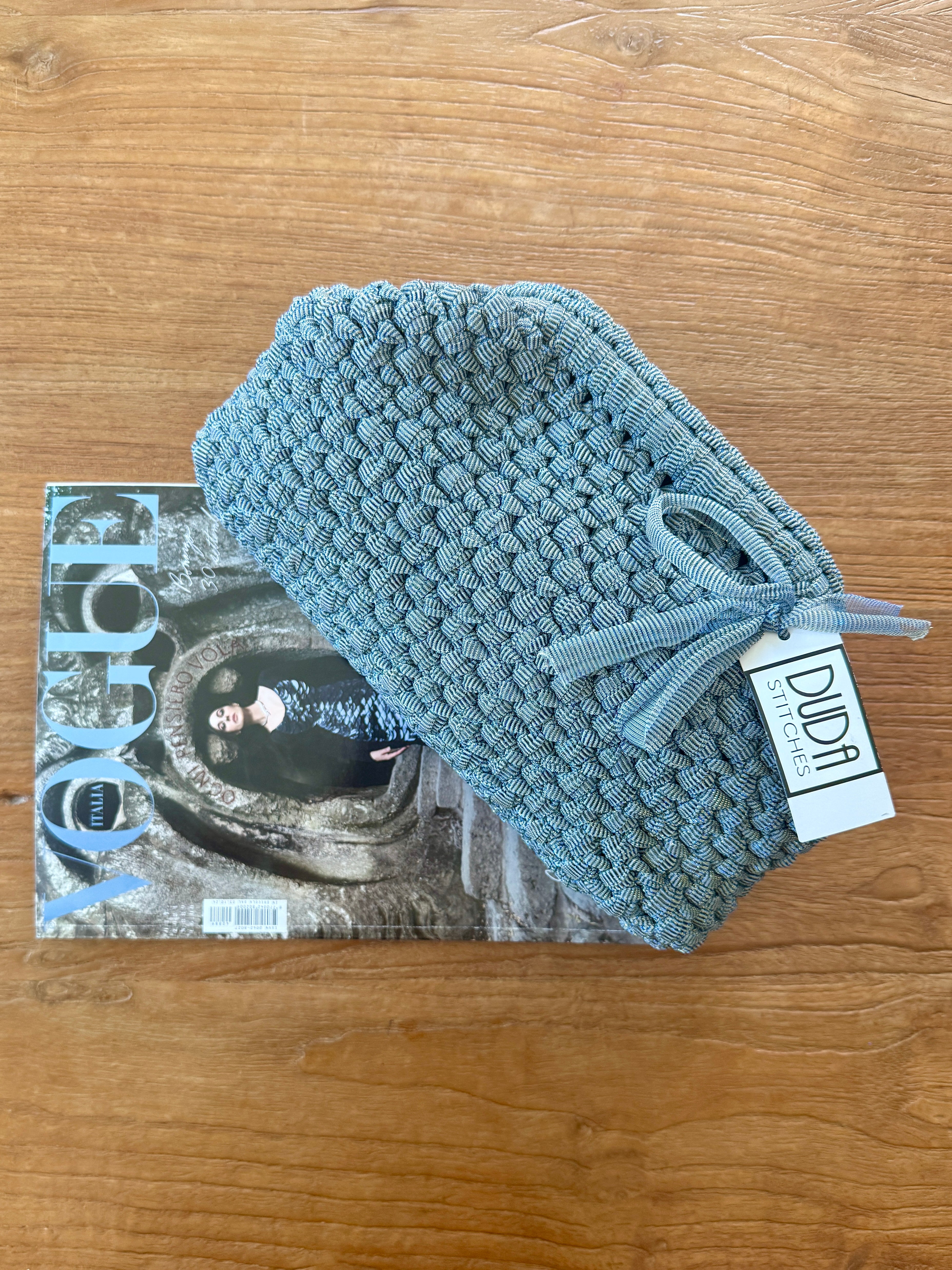 NOCCIOLA pochette standard in tulle azzurro senza manico