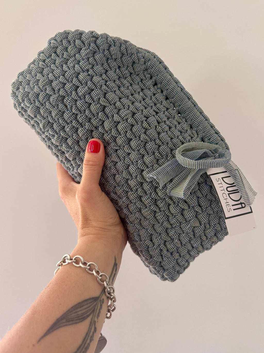 NOCCIOLA pochette standard in tulle azzurro senza manico