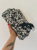 NOCCIOLA pochette in ecopelle melange bianco//petrolio senza manico