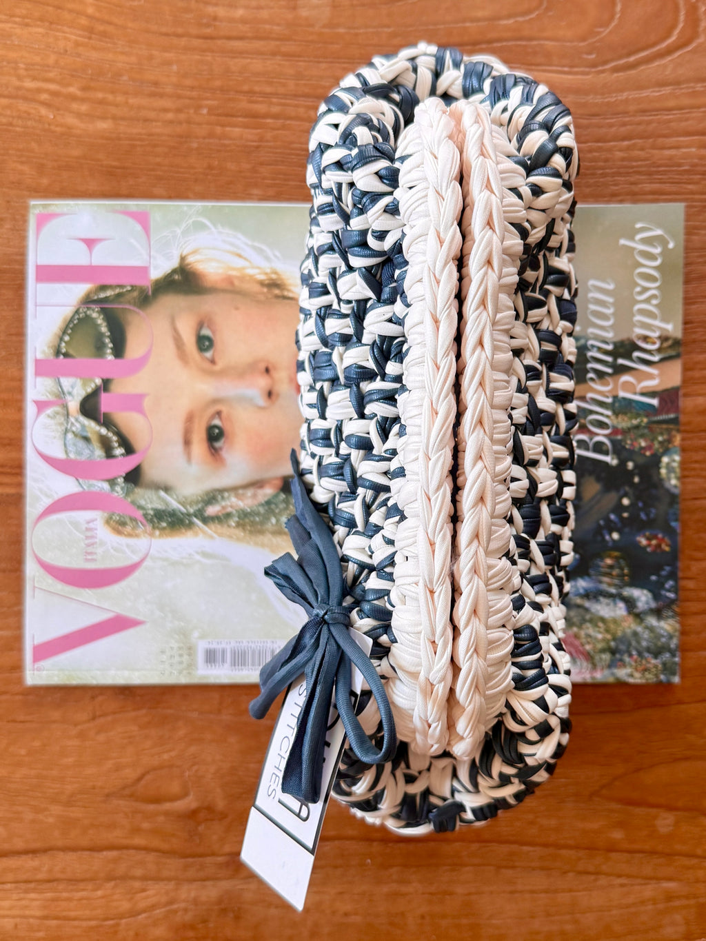 NOCCIOLA pochette in ecopelle melange bianco//petrolio senza manico