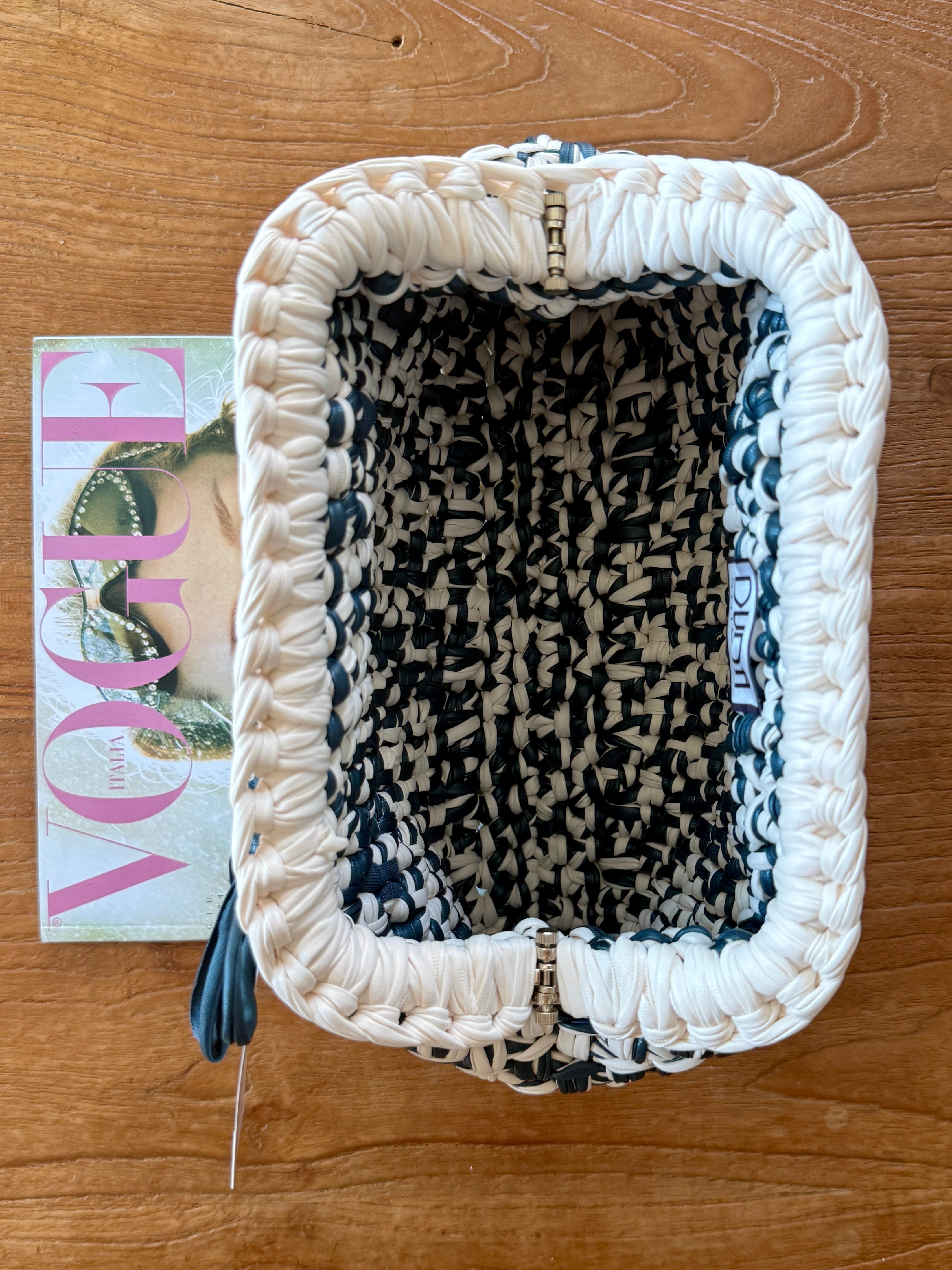 NOCCIOLA pochette in ecopelle melange bianco//petrolio senza manico