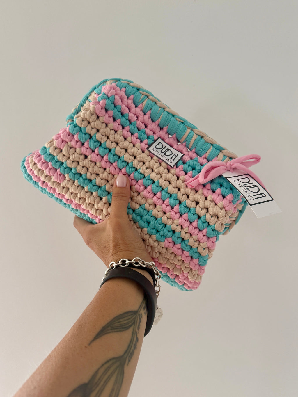 NOCCIOLA pochette standard rigata turchese//rosa//ecrù senza manico