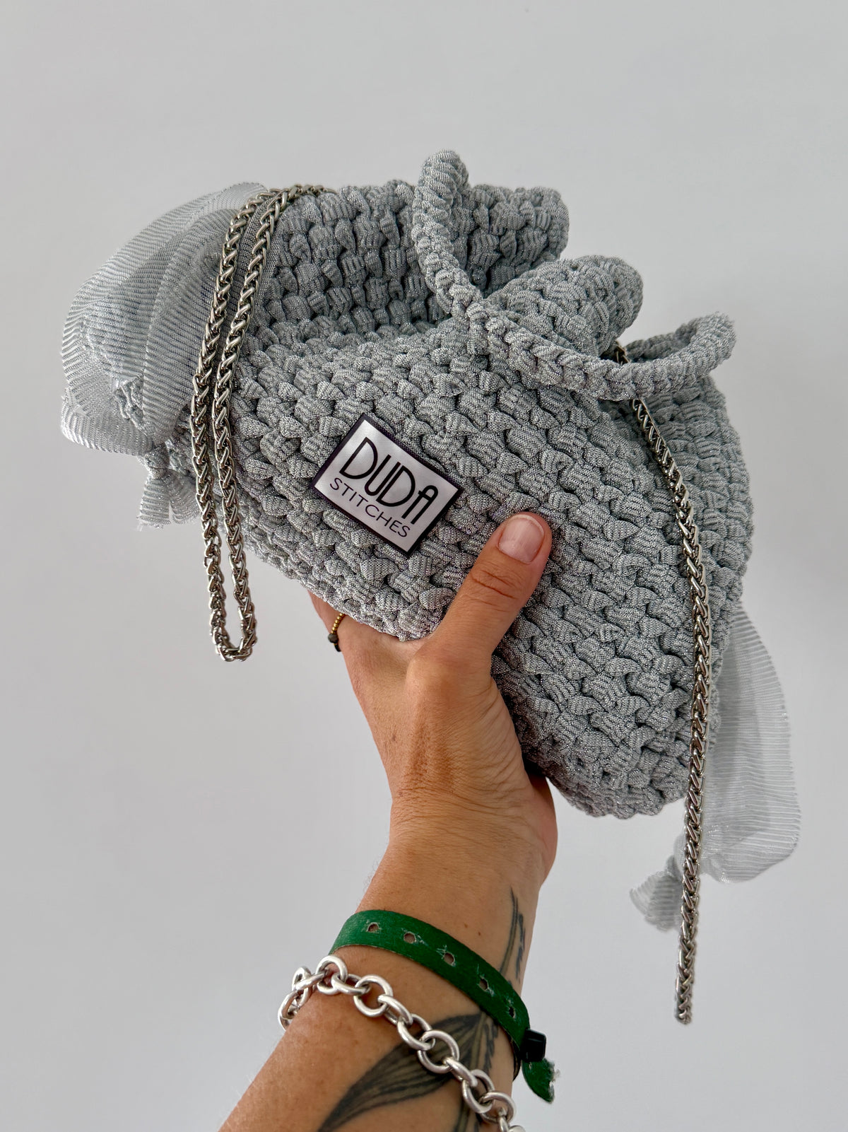 DUDINA bag standard in tulle argento con maniglia